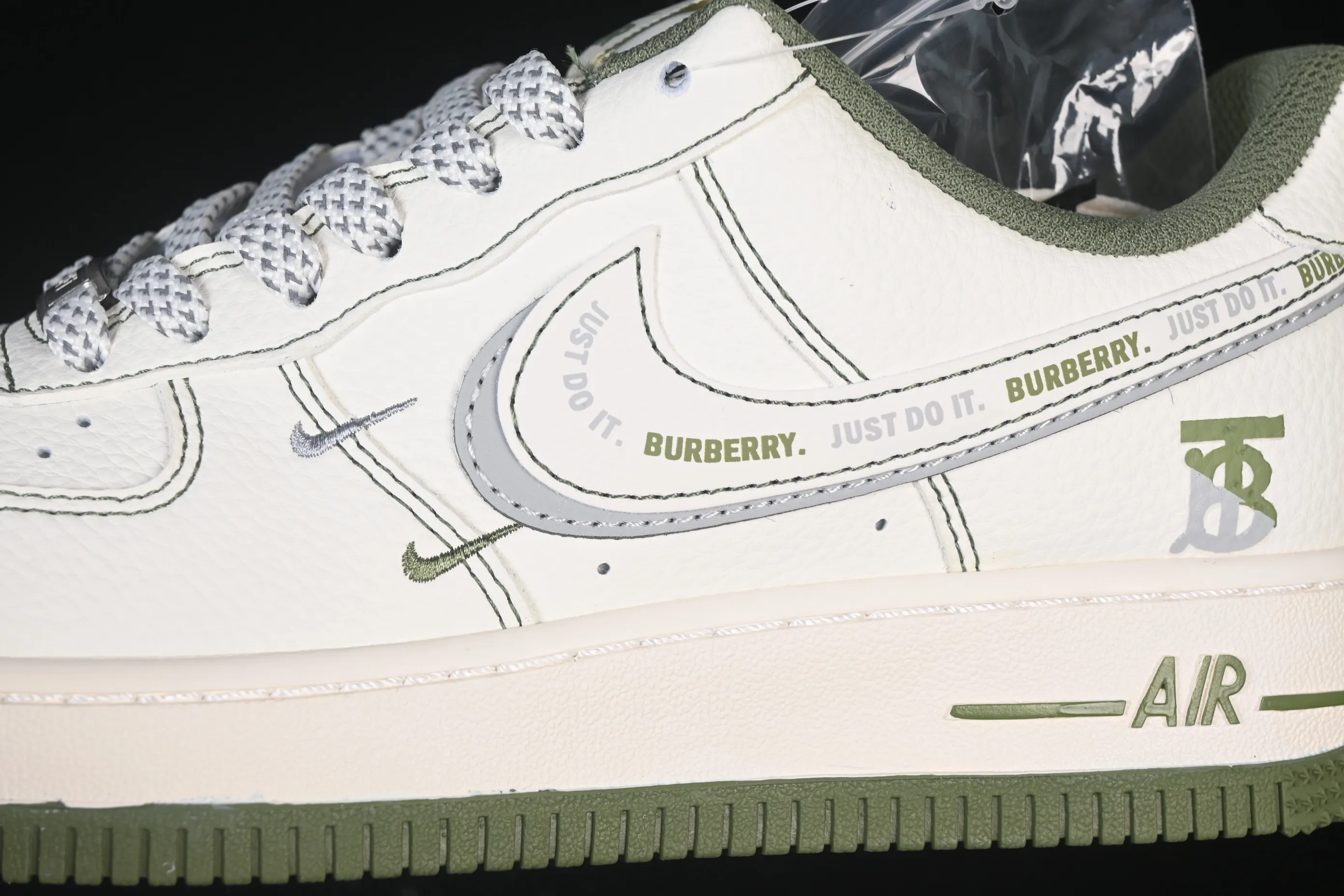 All categories Nk Air Force 1 Air Force series Nk Air Force 1 Low Air Force low top Nike Air Force 1'07 Low Burberry co-branded Mi Army green electric embroidery Air Force 1 low top casual sneakers JP8028-003
